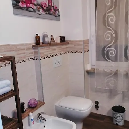 Δωμάτια σε οικογενειακή κατοικία La Moderna Camera Relax Αόστα