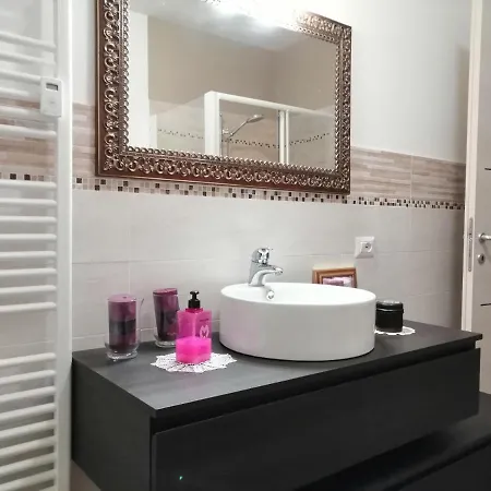 Δωμάτια σε οικογενειακή κατοικία La Moderna Camera Relax
